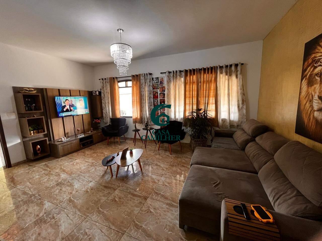 Casa à venda no Parque das Flores: 