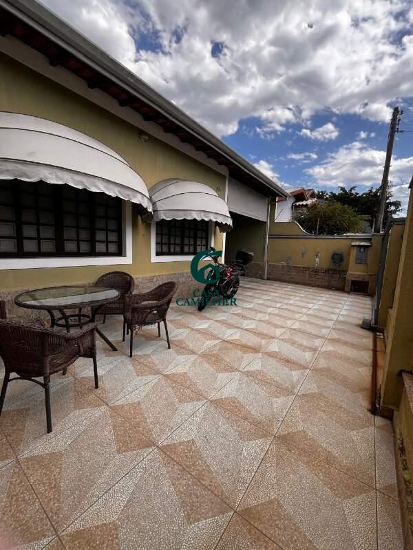 Casa à venda no Parque das Flores: 