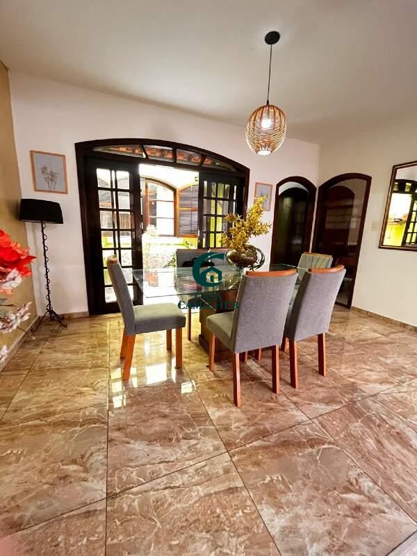 Casa à venda no Parque das Flores: 