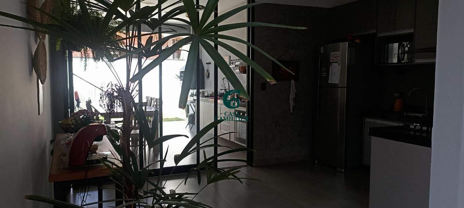 Casa à venda no Piracangaguá: 