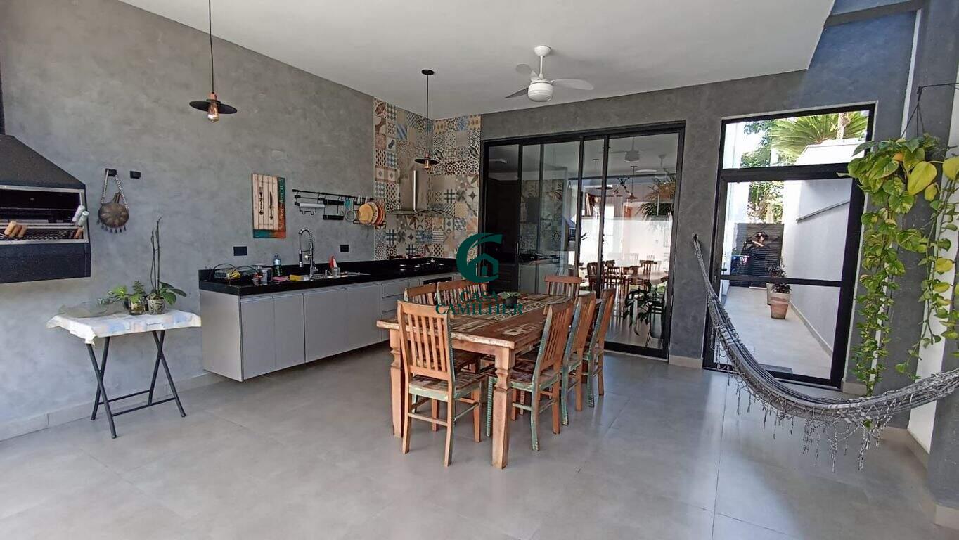 Casa à venda no Piracangaguá: 