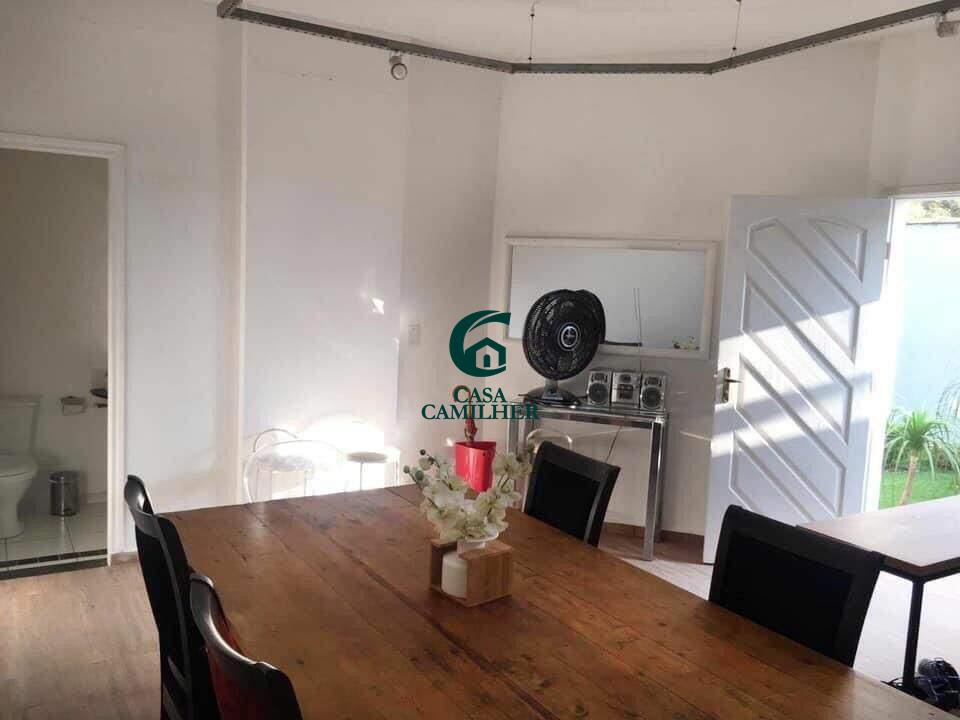 Casa à venda no Centro: 