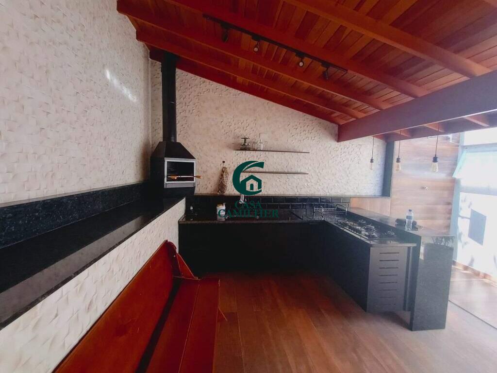 Casa à venda no Jardim Santana: Excelente área gourmet com churrasqueira e forno pizza