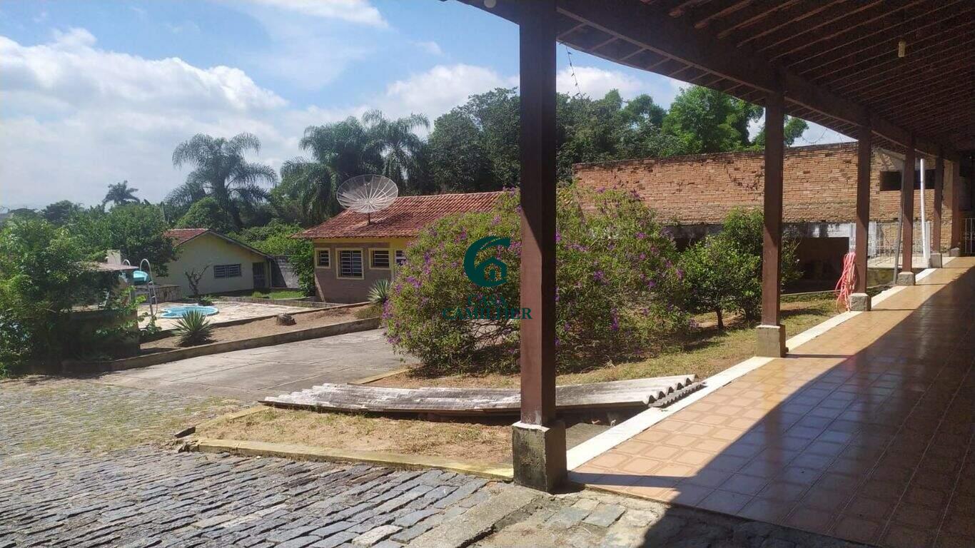 Casa à venda no Bairro dos Guedes: 