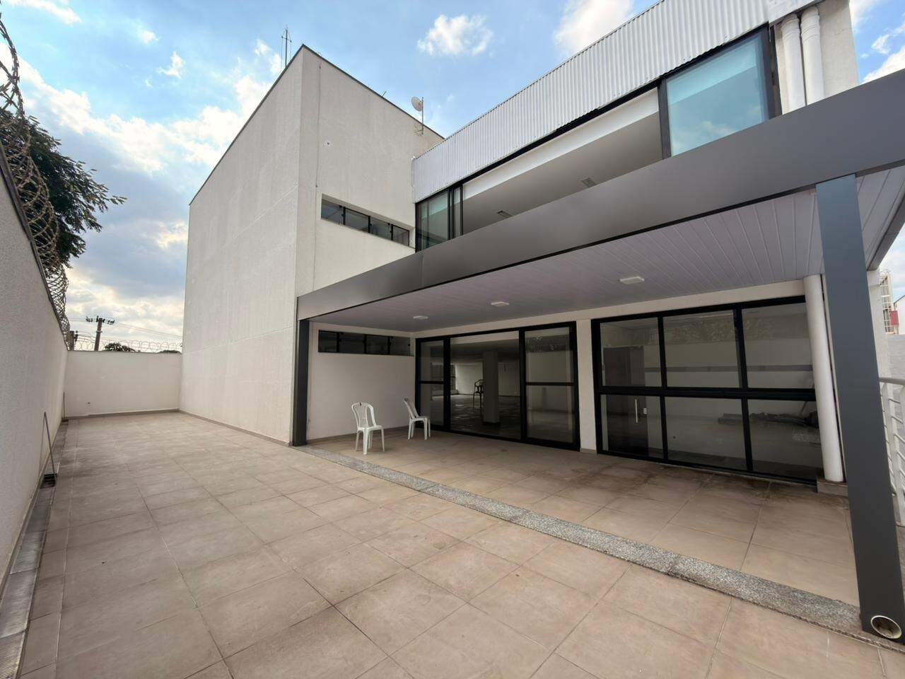 Andar para aluguel no Barreiro: Prédio para aluguel - Barreiro, - Belo Horizonte