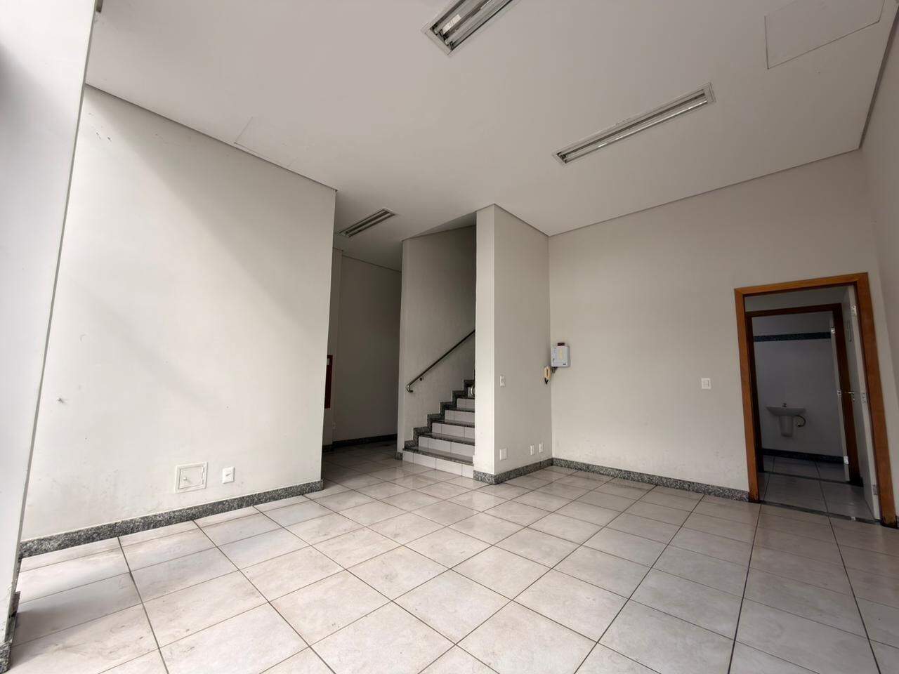 Andar para aluguel no Barreiro: Prédio para aluguel - Barreiro, - Belo Horizonte