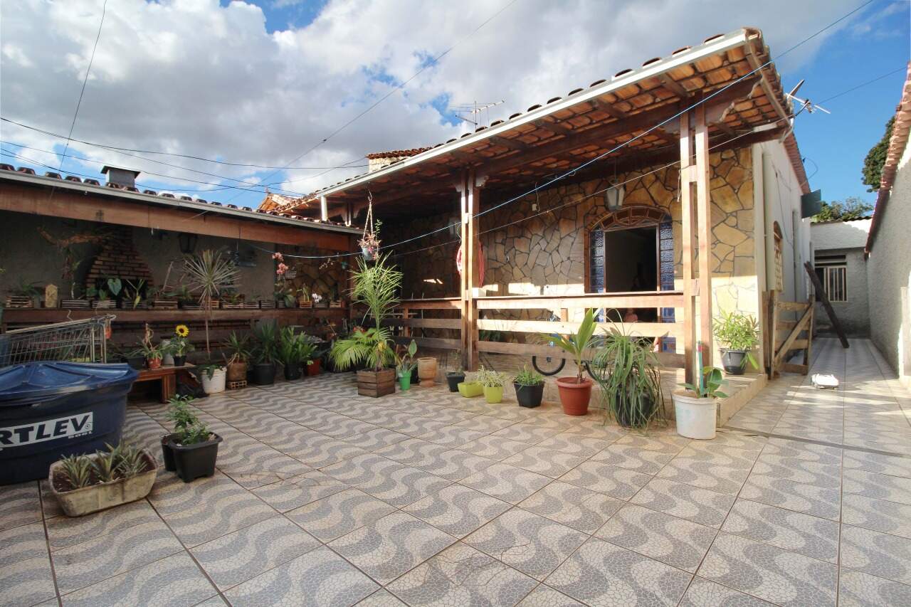 Casa à venda no Cardoso: Casa à venda, 04 quartos, 02 vaga, Cardoso - Barreiro