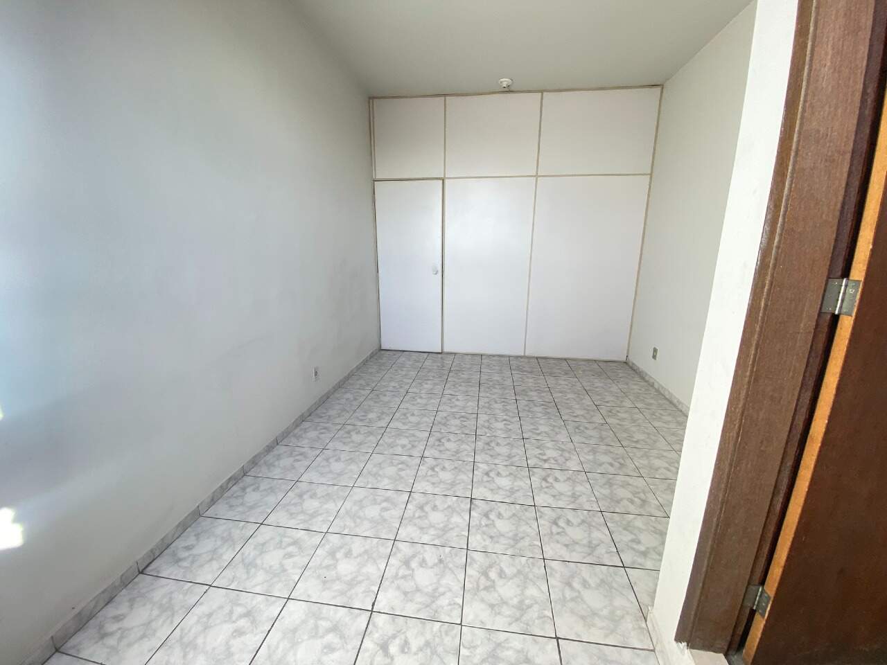 Sala para aluguel no Barreiro: Sala comercial para alugar, 23m² - Barreiro/MG