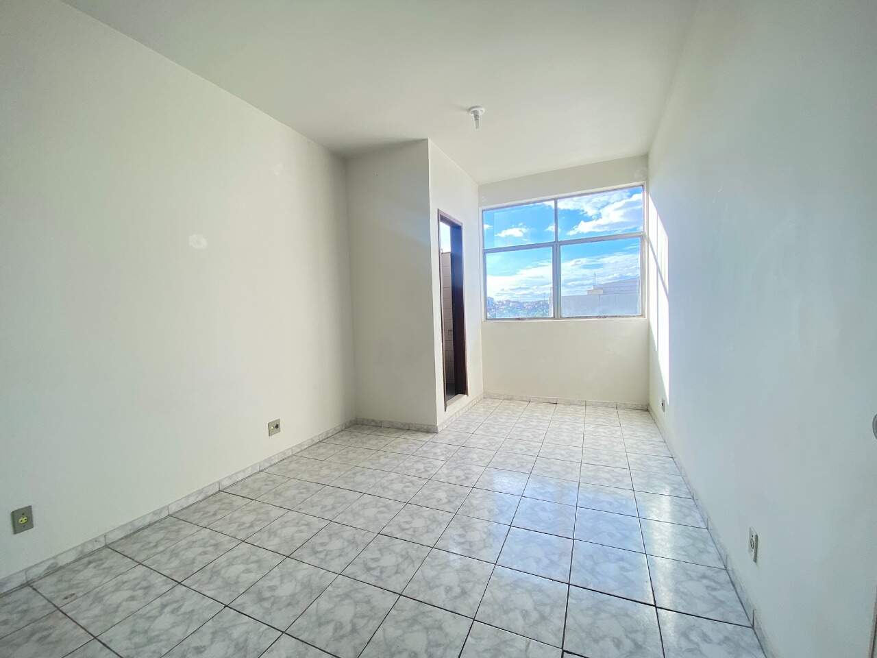 Sala para aluguel no Barreiro: Sala comercial para alugar, 23m² - Barreiro/MG