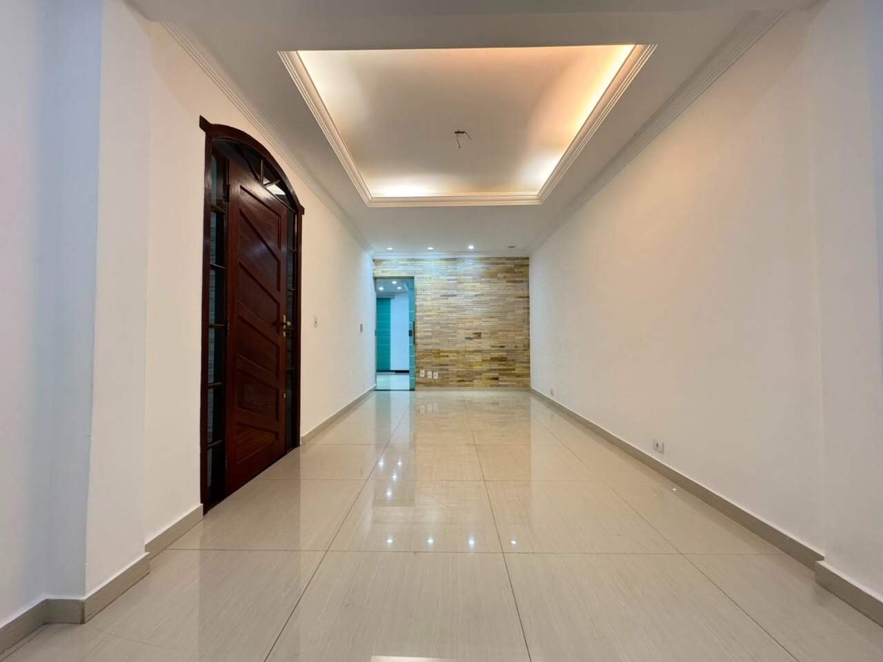 Casa para aluguel no Miramar: Casa para alugar, 03 Quartos com suíte no bairro Miramar, região do Barreiro.
