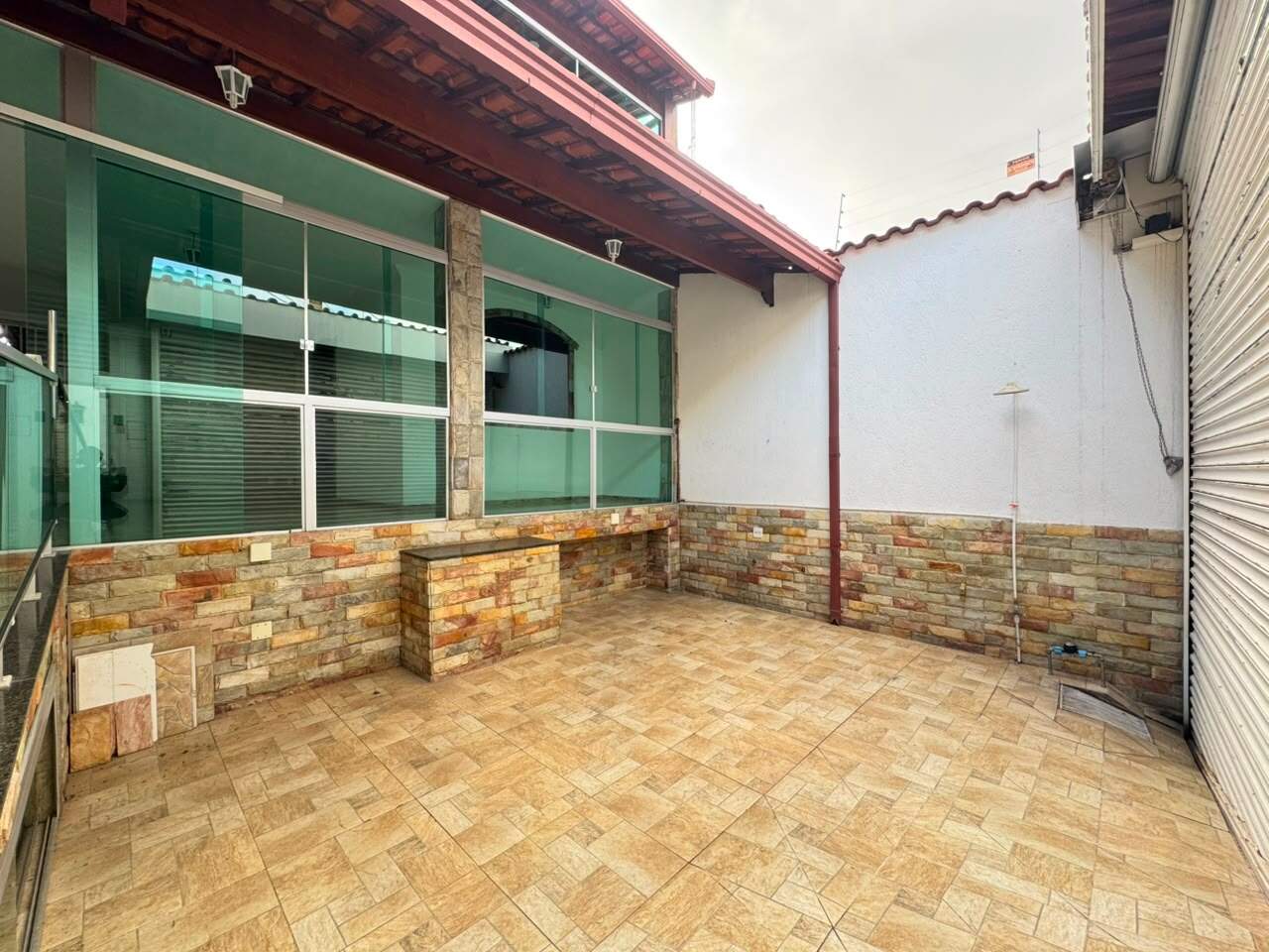 Casa para aluguel no Miramar: Casa para alugar, 03 Quartos com suíte no bairro Miramar, região do Barreiro.