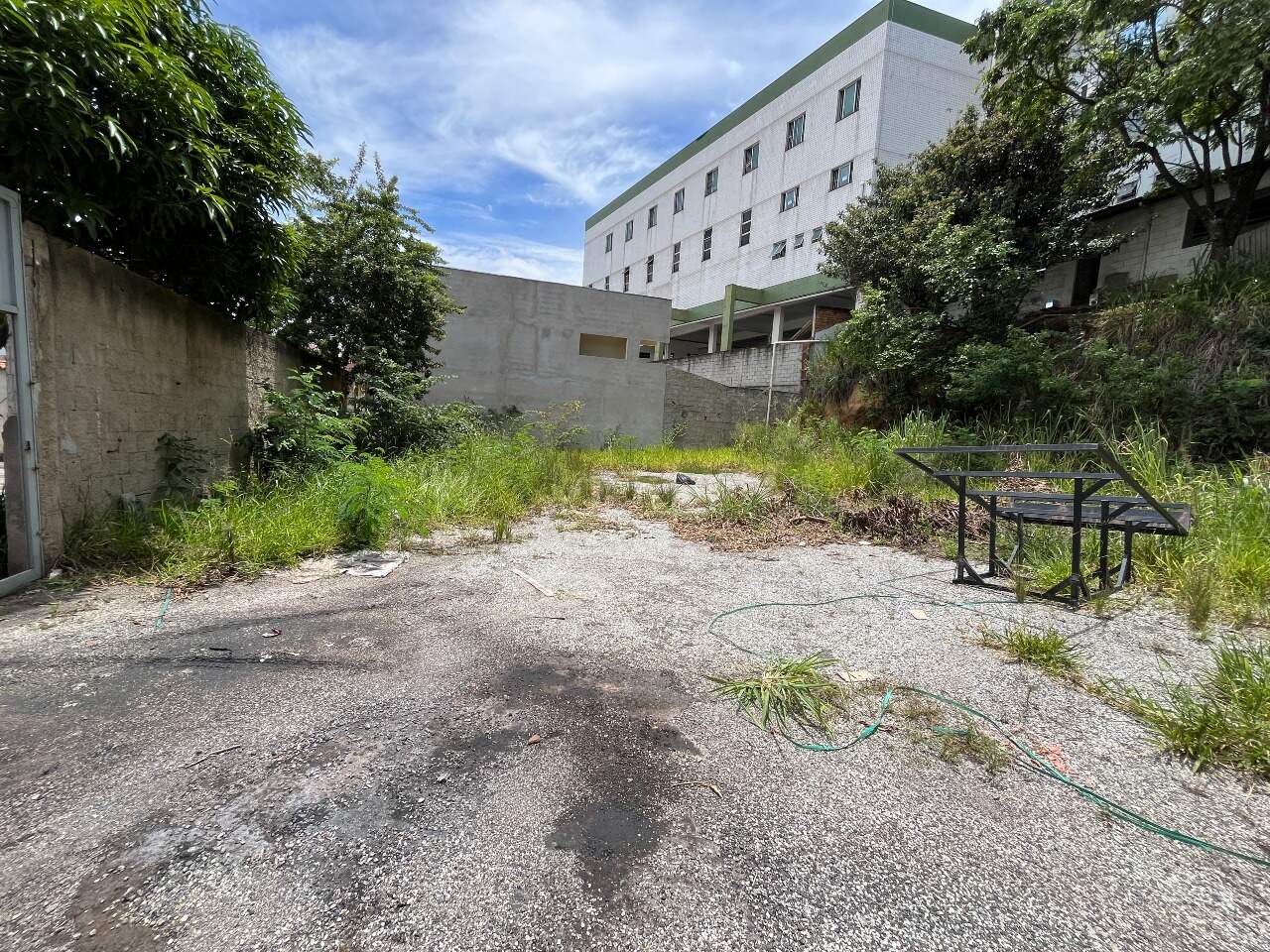 Lote-Área-Terreno para aluguel no Tirol: Lote para alugar, no bairro Tirol região do Barreiro.