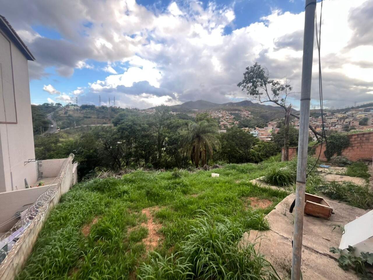 Lote-Área-Terreno à venda no Bonsucesso: 