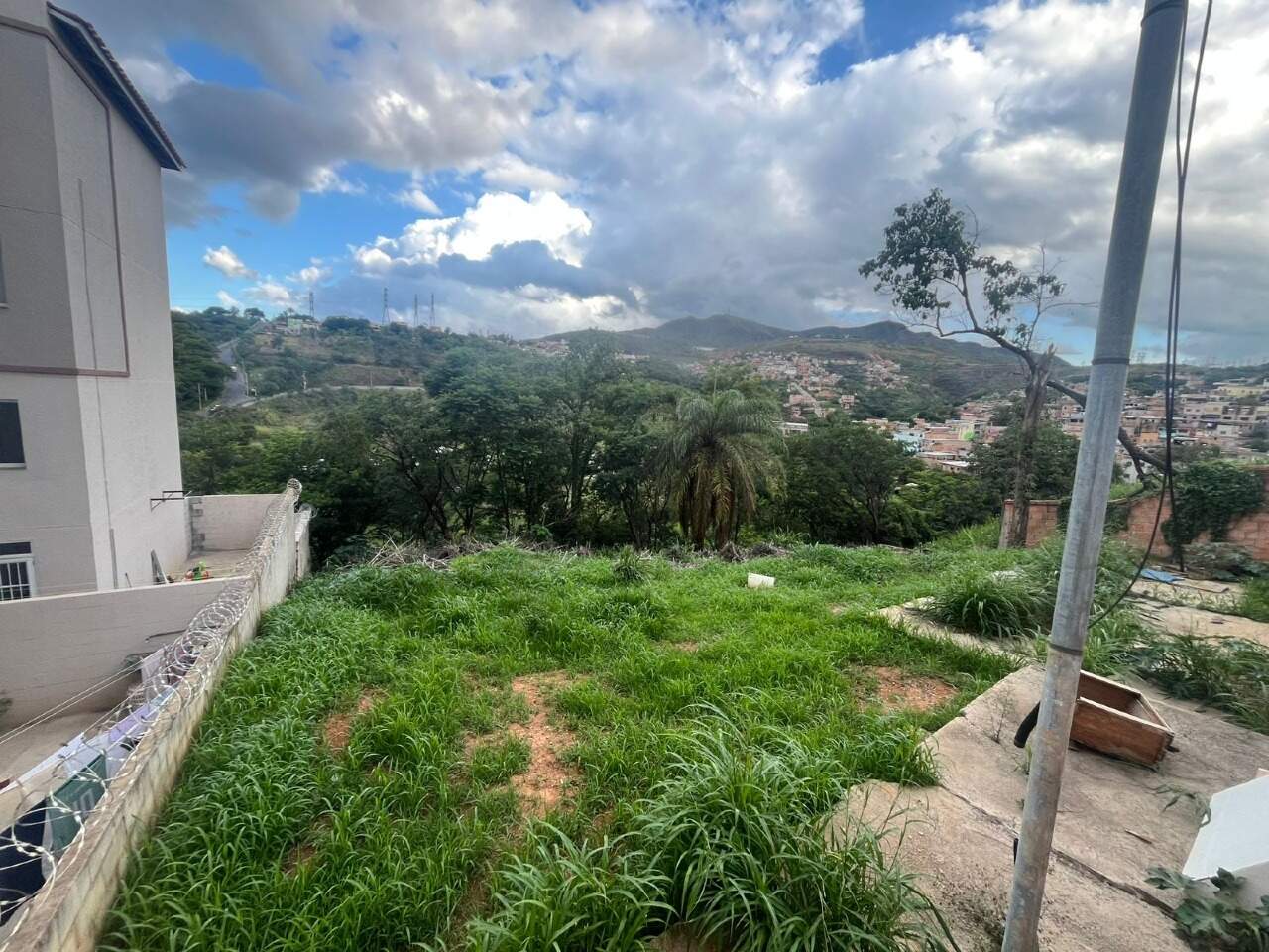Lote-Área-Terreno à venda no Bonsucesso: 