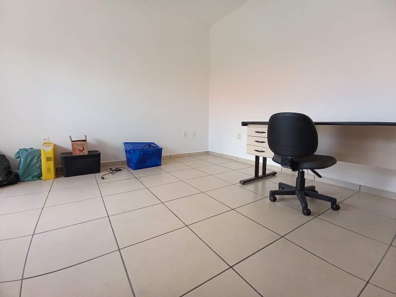 Sala para alugar no Tirol