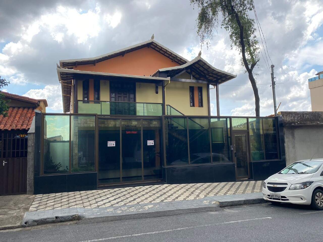 Casa à venda no Barreiro: Casa com 6 Quartos e 4 banheiros à Venda, 360 m² no centro do Barreiro