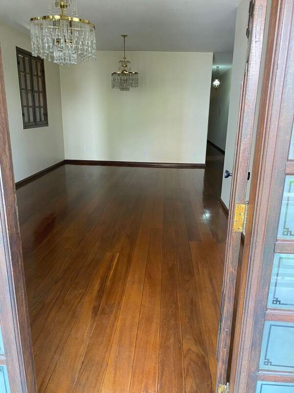 Casa à venda no Barreiro: Casa com 6 Quartos e 4 banheiros à Venda, 360 m² no centro do Barreiro