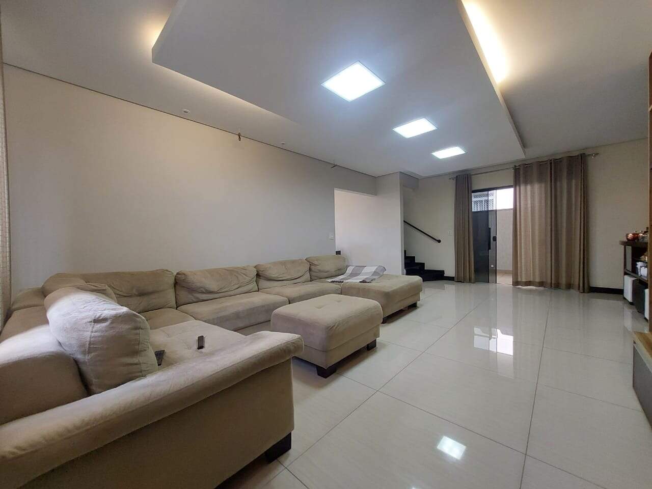 Casa à venda no Diamante: Excelente Casa com 05 quartos planejados com móveis planejados no Diamante, região do Barreiro.