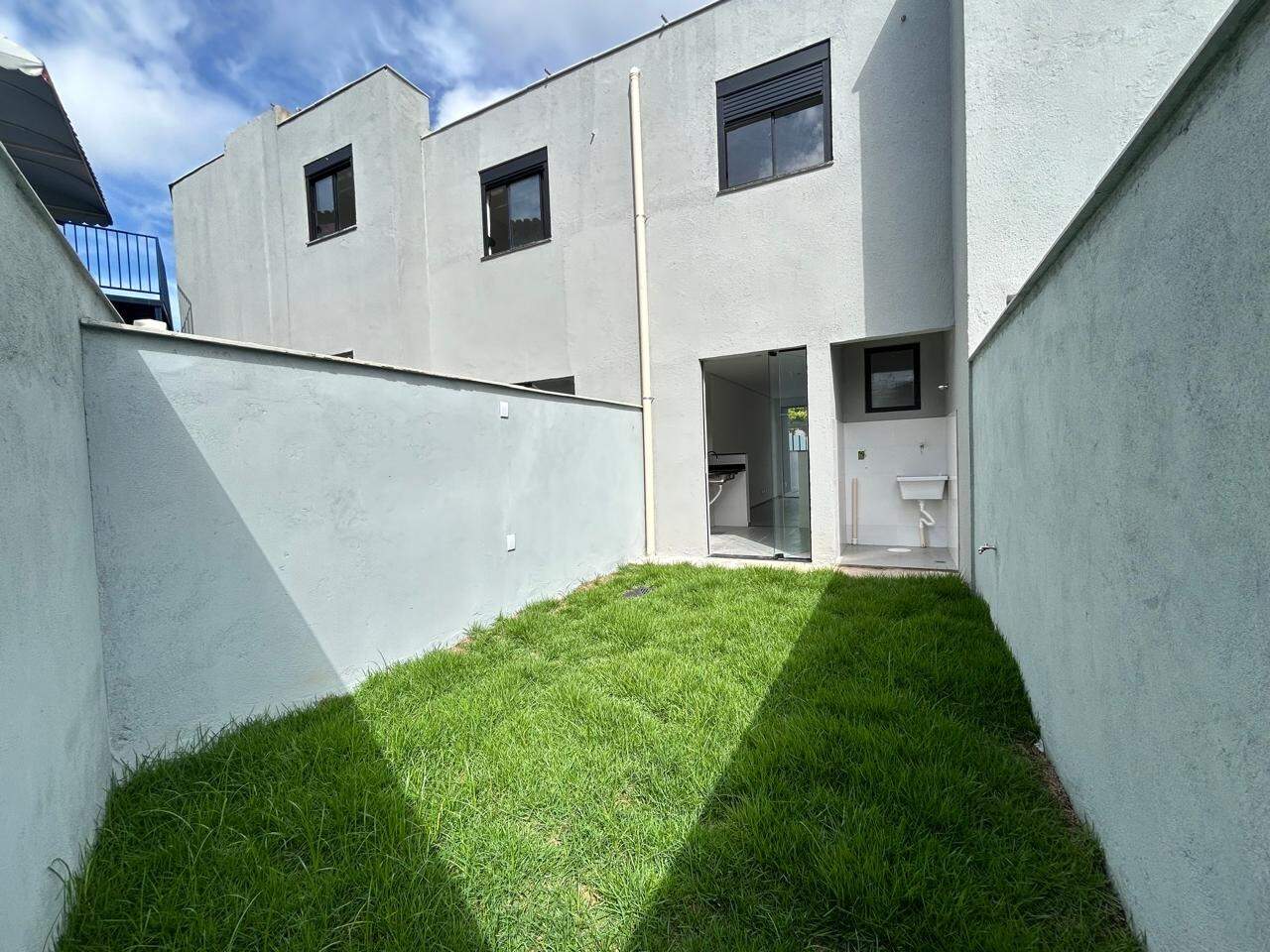 Casa Geminada à venda no Tirol: 