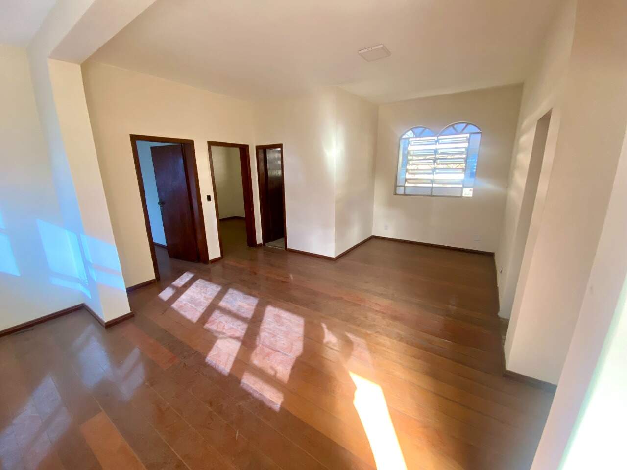Casa Comercial para aluguel no Barreiro: Casa Comercial para aluguel - Barreiro, - Belo Horizonte