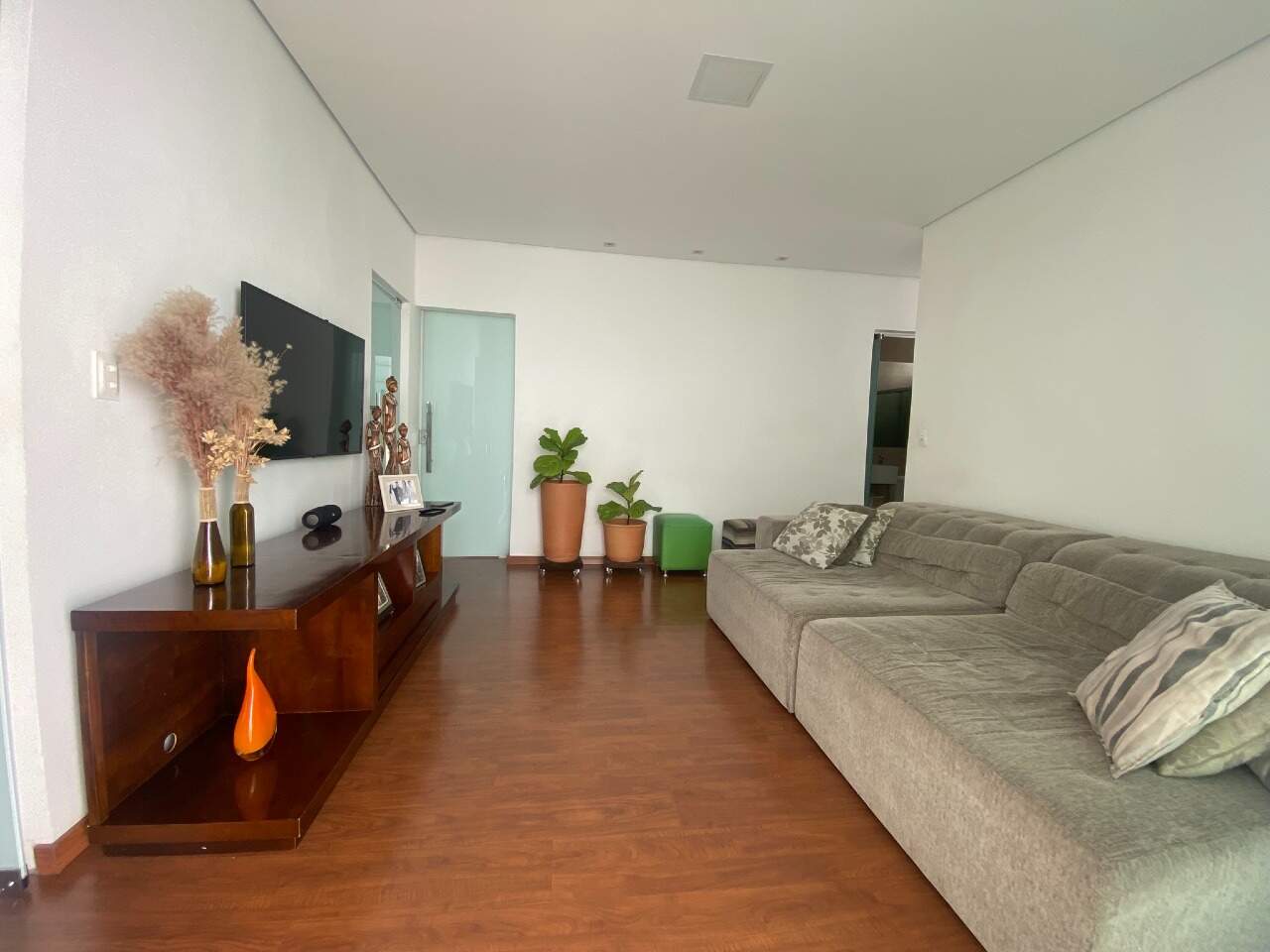Casa à venda no Regina: Casa residencial em Belo Horizonte (Regina) - 3 quartos, 1 suíte, 360m² de terreno