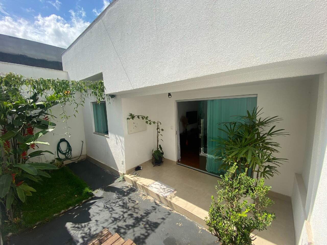 Casa à venda no Regina: Casa residencial em Belo Horizonte (Regina) - 3 quartos, 1 suíte, 360m² de terreno