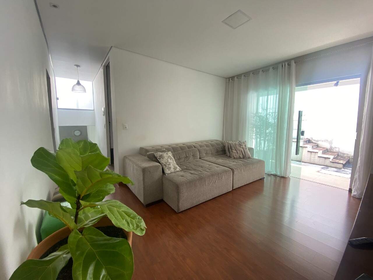 Casa à venda no Regina: Casa residencial em Belo Horizonte (Regina) - 3 quartos, 1 suíte, 360m² de terreno