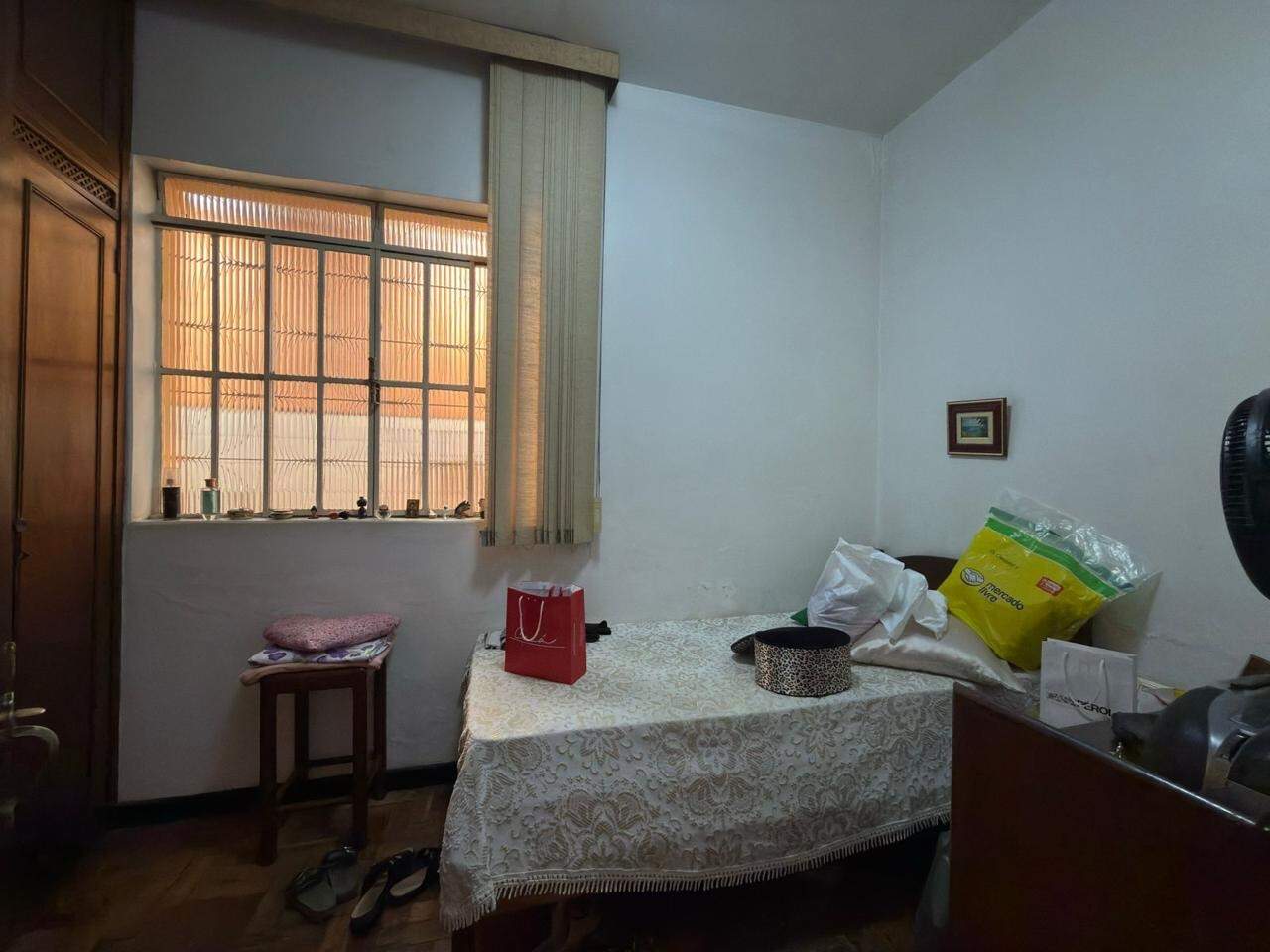 Casa à venda no Barreiro: Casa à venda 05 Quartos no Barreiro área central.