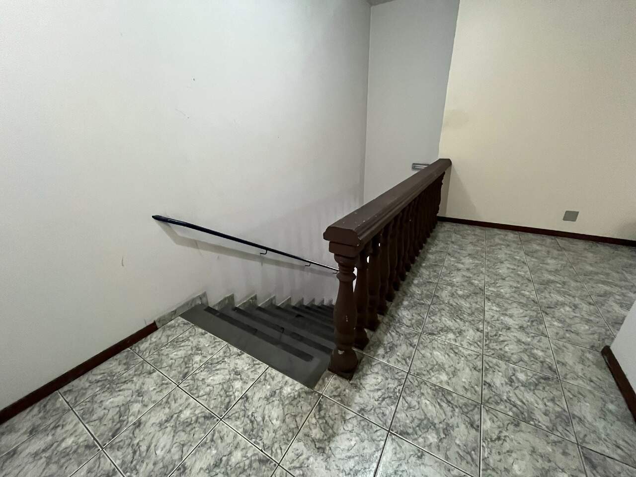 Casa Comercial à venda no Tirol: Casa Comercial e 03 Lojas à venda no bairro Tirol, região do Barreiro.