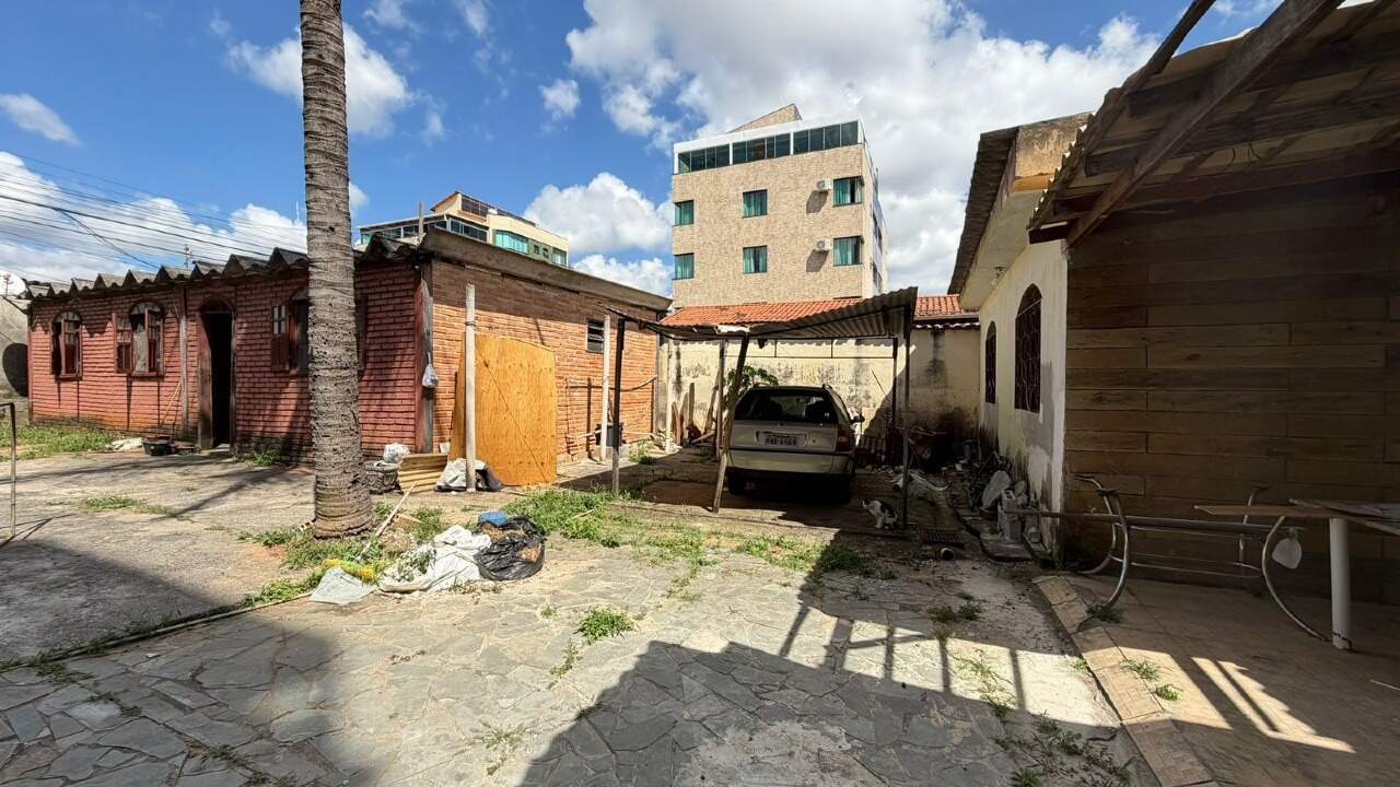 Lote-Área-Terreno à venda no Araguaia: Lote à venda, no bairro Araguaia , região do Barreiro.
