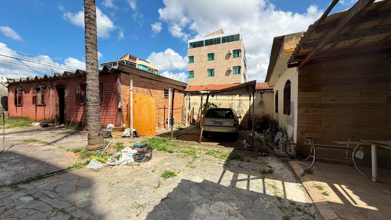 Lote-Área-Terreno à venda no Araguaia: Lote à venda, no bairro Araguaia , região do Barreiro.