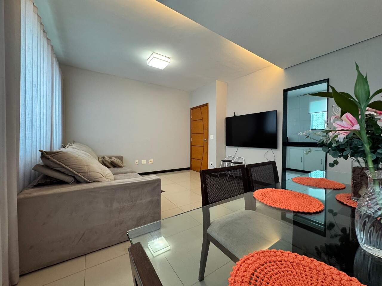 Apartamento à venda no Barreiro: Apartamento á venda 03 Quartos sendo 01 Suíte, na região do Barreiro