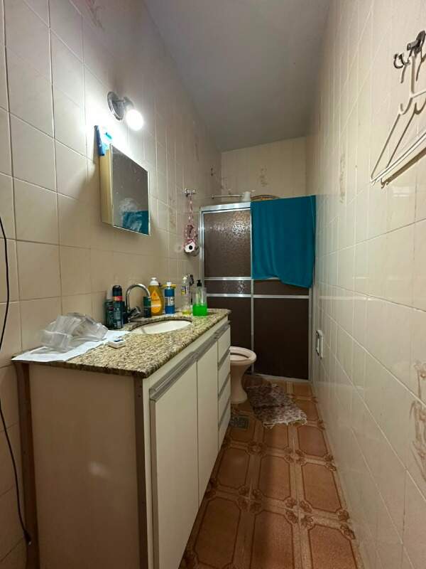 Casa à venda no Araguaia: Casa á venda 03 Quartos no bairro Araguaia, região do Barreiro. 