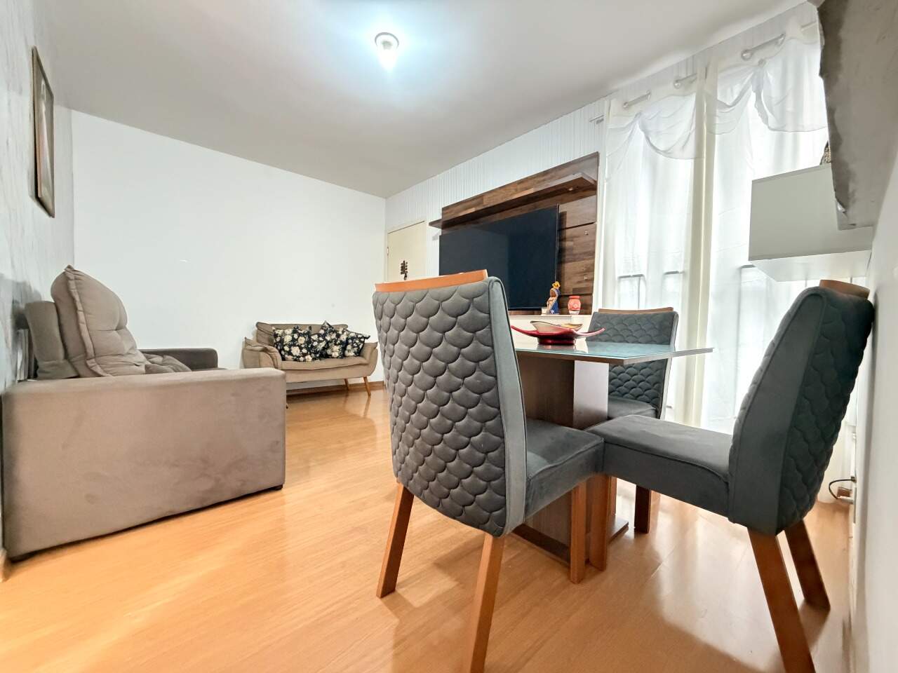 Apartamento à venda no Petrópolis: Apartamento à venda 02 Quartos e 01 Vaga, no bairro Vale do Jatobá, região do Barreiro
