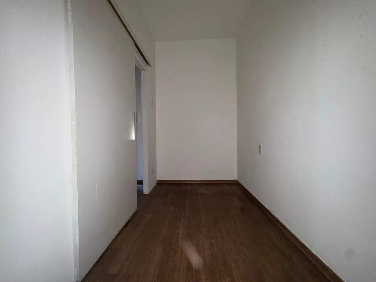 Sala para aluguel no Barreiro: Sala comercial para alugar, no centro comercial do Barreiro.