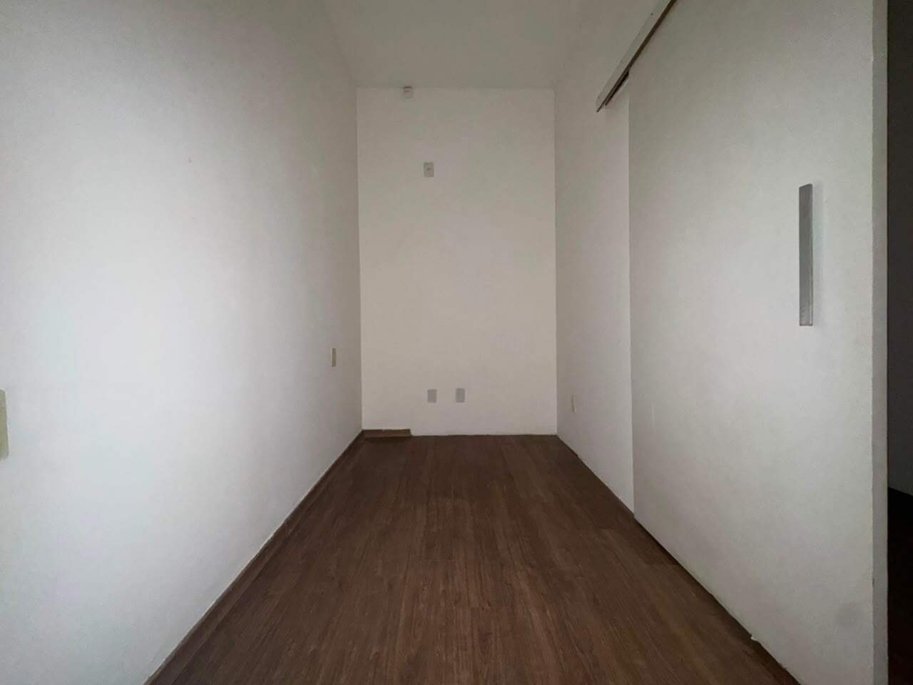 Sala para aluguel no Barreiro: Sala comercial para alugar, no centro comercial do Barreiro.