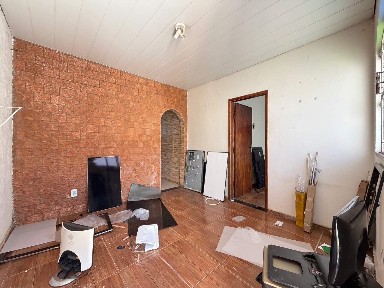 Casa à venda no Santa Helena: Lote à venda no bairro Santa Helena, região do Barreiro.