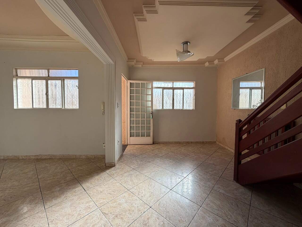 Casa Geminada à venda no Brasil Industrial: Casa Geminada à venda, 02 quartos e 01 vaga no bairro Brasil Industrial região do Barreiro.