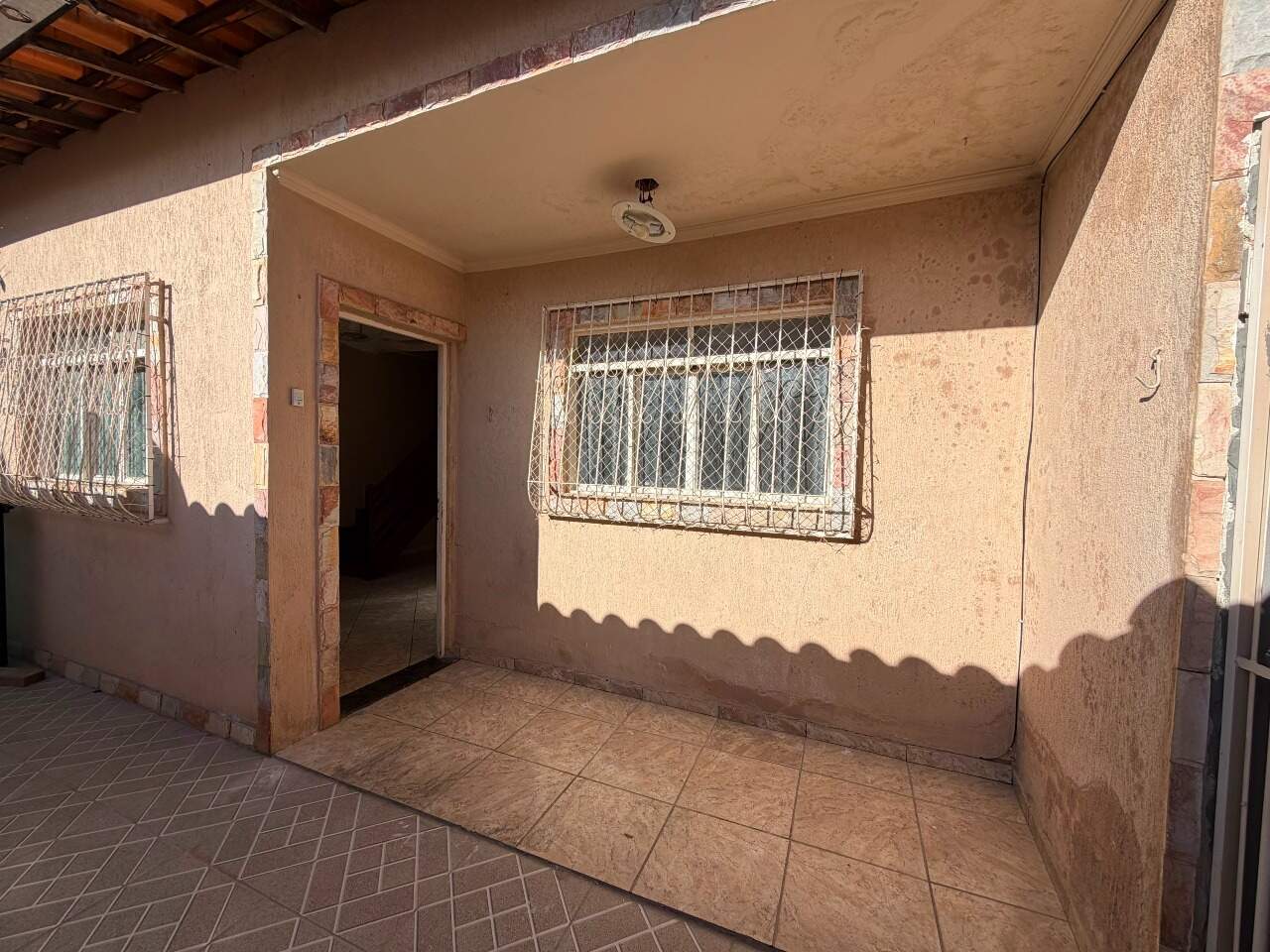 Casa Geminada à venda no Brasil Industrial: Casa Geminada à venda, 02 quartos e 01 vaga no bairro Brasil Industrial região do Barreiro.