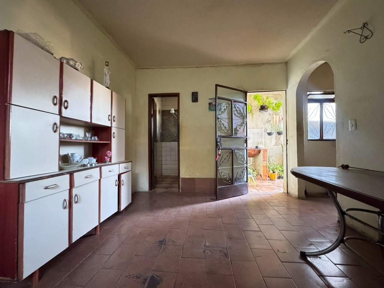 Barracão para aluguel no Miramar: Barracão para alugar, 01 Quarto, no bairro Miramar região do Barreiro.