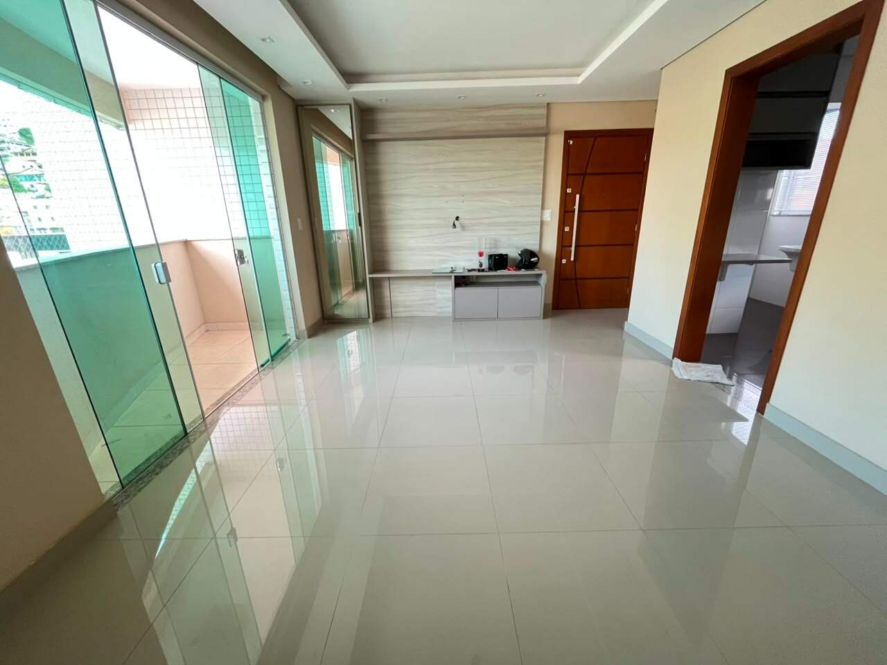 Apartamento para aluguel no Diamante:  Apartamento para alugar, 03 Quartos e 03 vagas, no bairro Diamante, região do Barreiro.