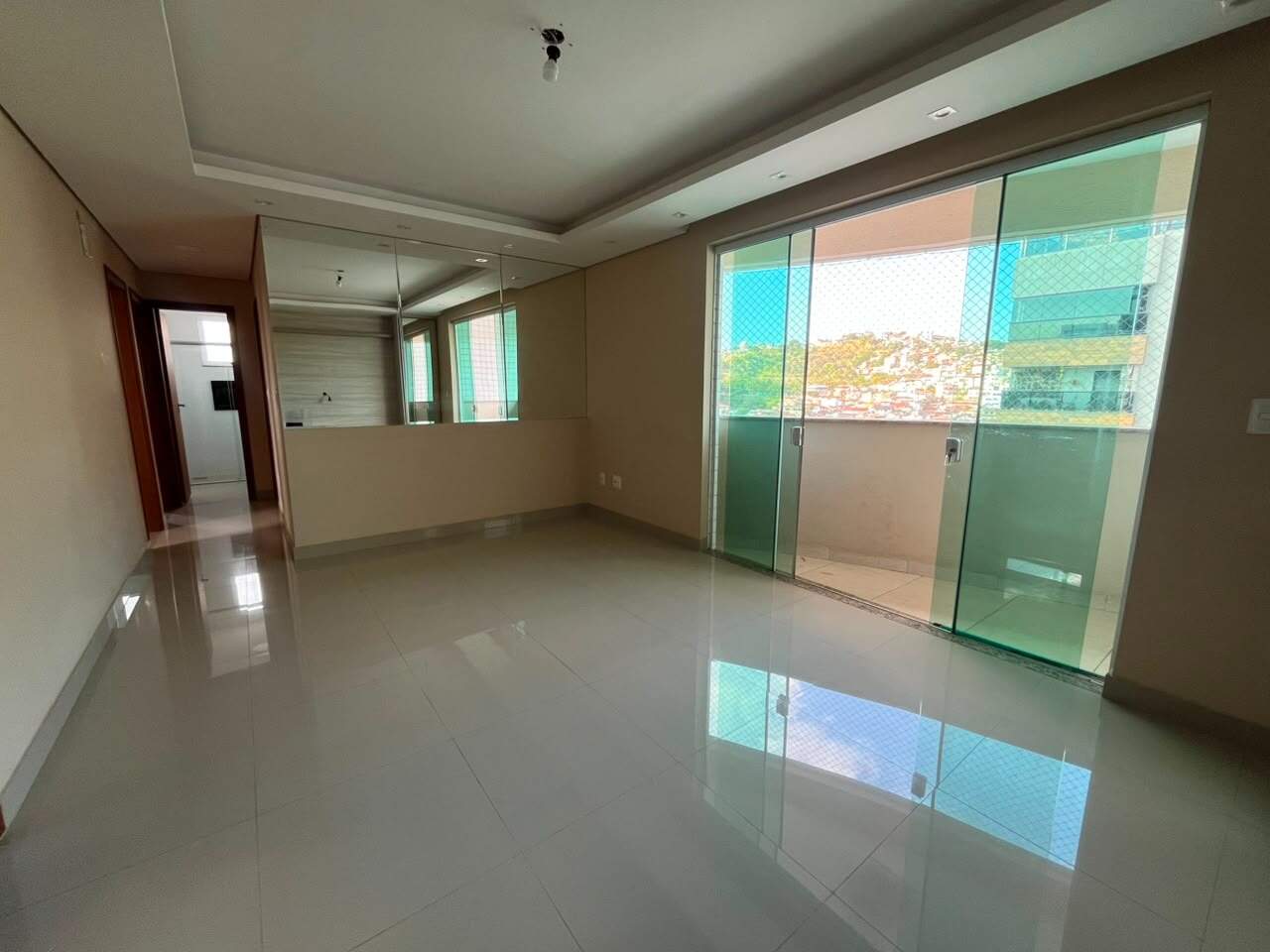 Apartamento para aluguel no Diamante:  Apartamento para alugar, 03 Quartos e 03 vagas, no bairro Diamante, região do Barreiro.