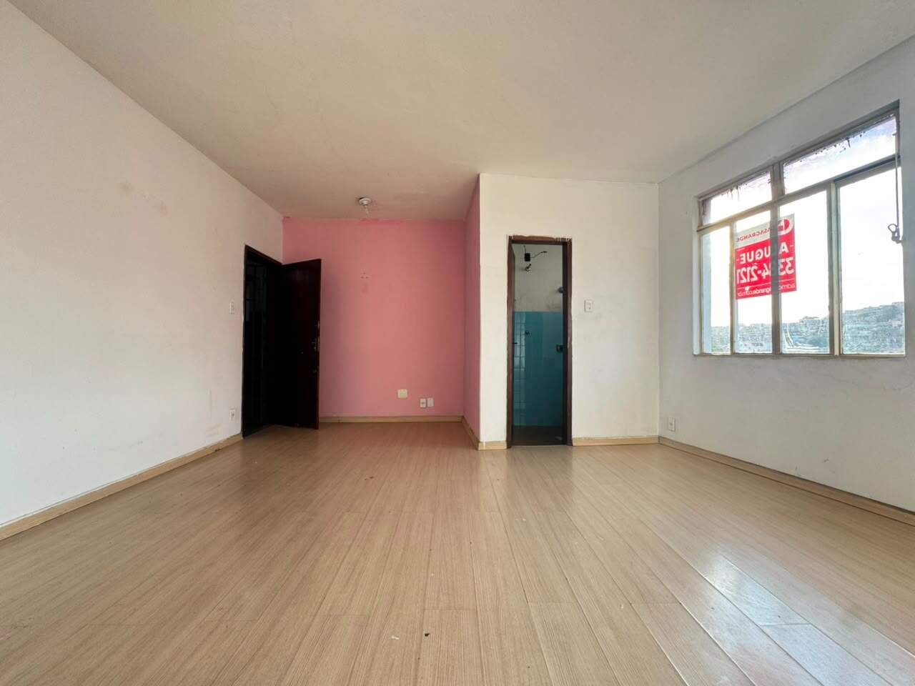 Sala para aluguel no Barreiro: Sala para alugar, no centro comercial do Barreiro.