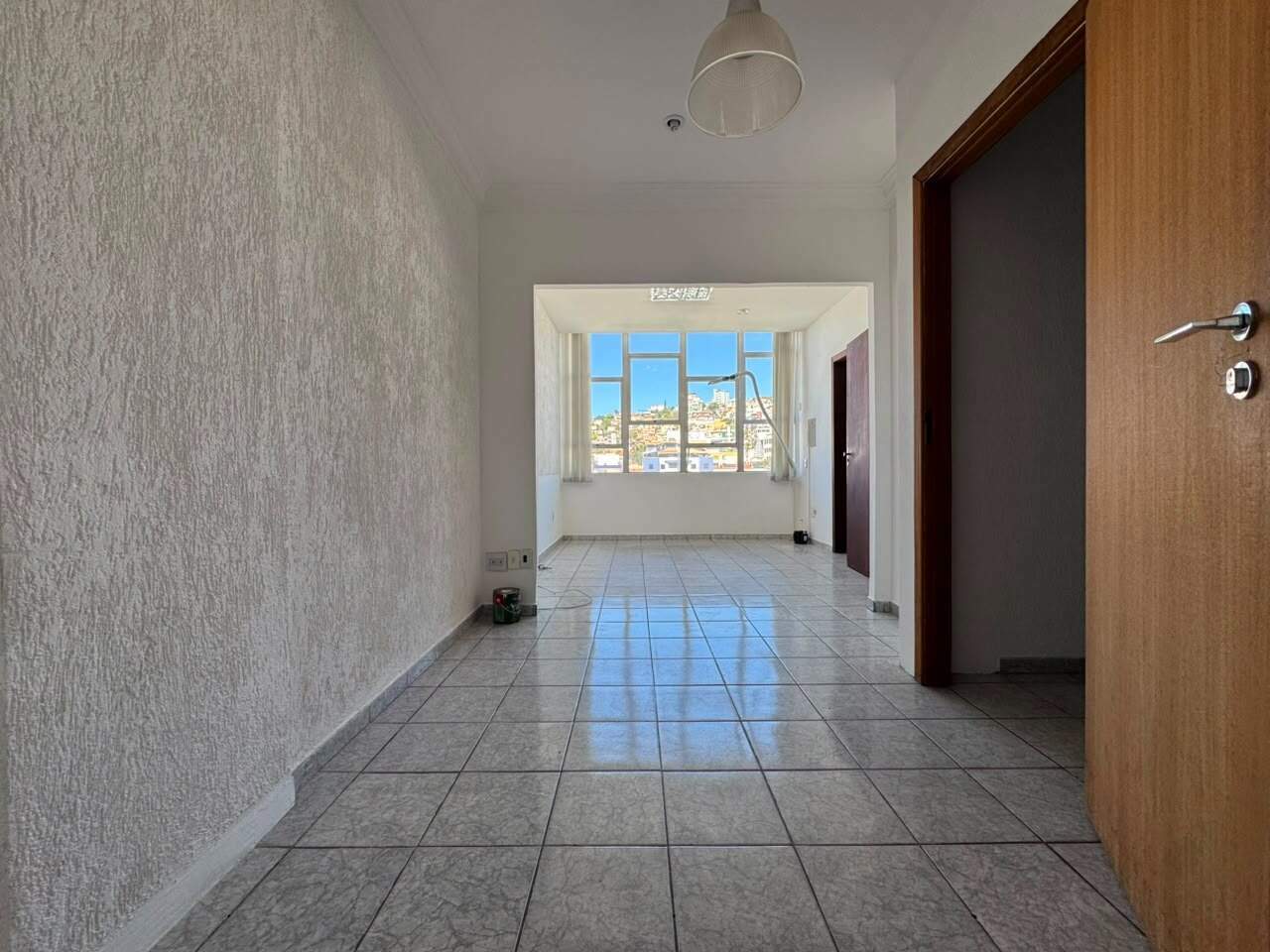 Sala para alugar no Barreiro no condomínio Empresarial Barreiro 
