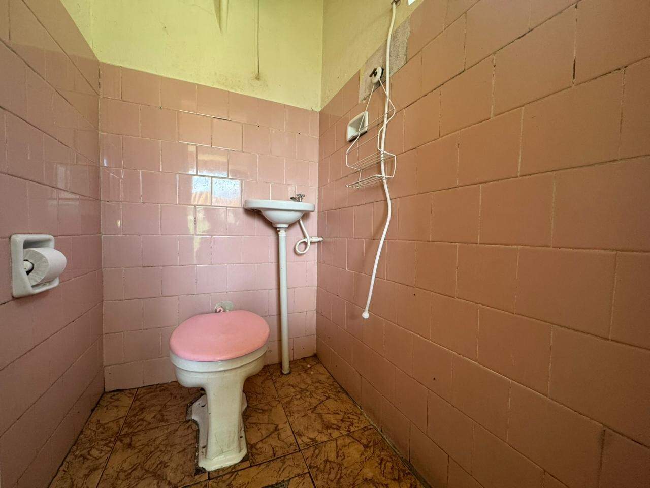 Barracão para aluguel no Barreiro: Barracão para alugar, 01 Quarto - Barreiro/MG