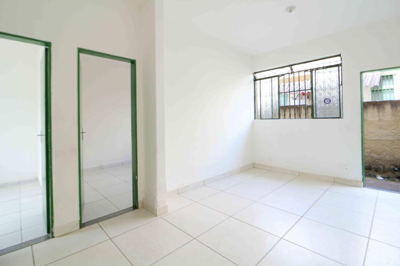 Casa Geminada para aluguel no Tirol: Casa Geminada para aluguel - Tirol, 2 quartos - Belo Horizonte