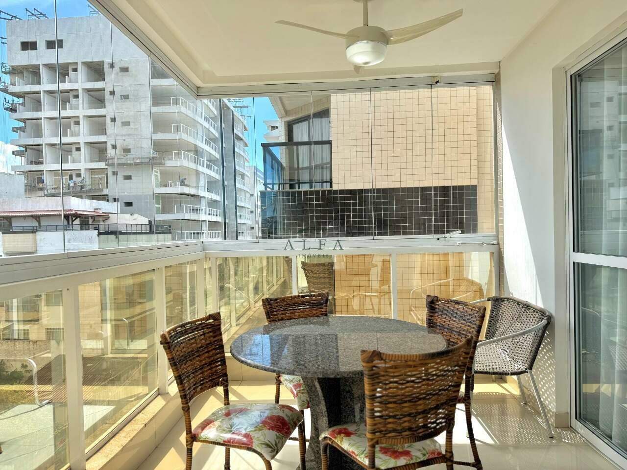 Apartamento à venda no ENSEADA AZUL: Apartamento de 3 quartos à venda na Enseada Azul, Guarapari Es.