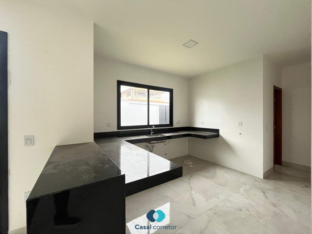 Casa à venda no ITAPEBUSSU: 2024/11/4b422099bb765f8b6d6c847d28569d38.jpg