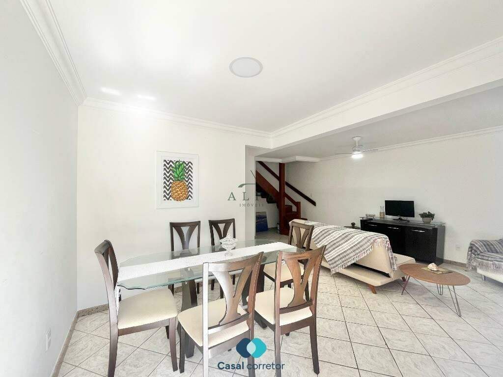 Casa à venda no ENSEADA AZUL: Casa em condomínio à venda na Enseada Azul, Guarapari Es.