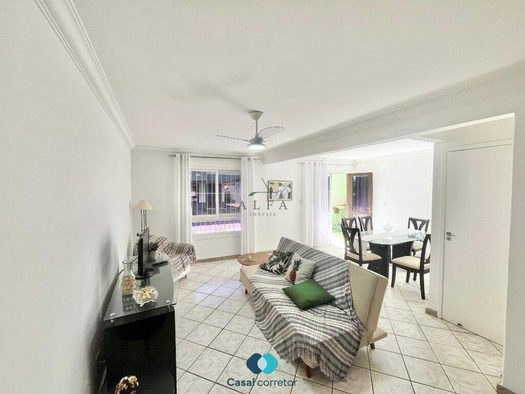 Casa à venda no ENSEADA AZUL: Casa em condomínio à venda na Enseada Azul, Guarapari Es.